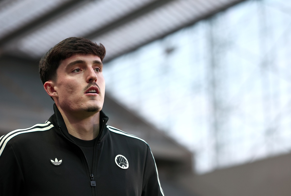 Boost for Arsenal as club struggles to get their target on a new deal