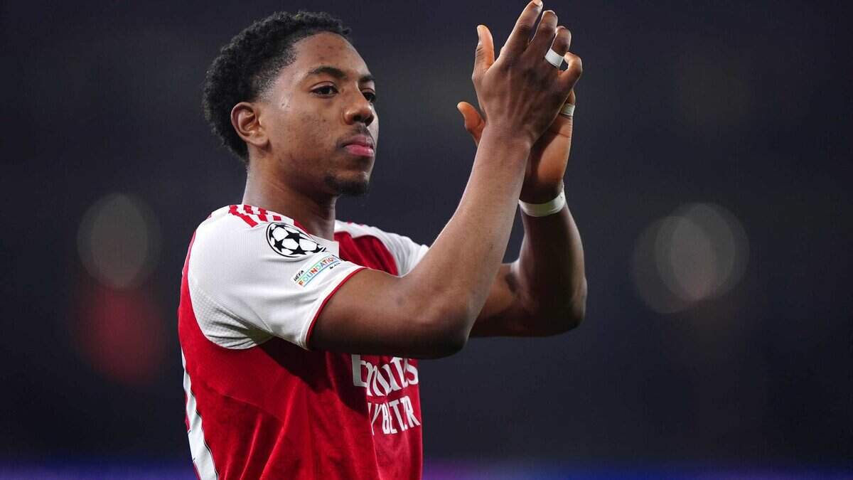 BREAKING: Man Utd weighing up shock move for Arsenal star as summer exit looms