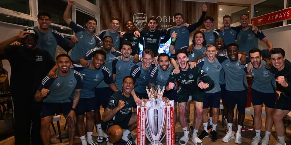 What time will Arsenal lift Premier League trophy today?
