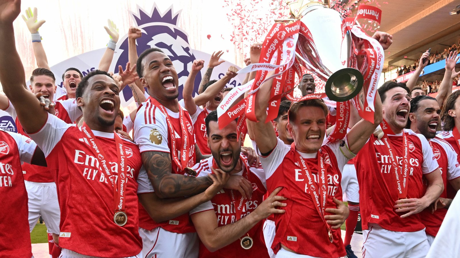 Away Days: Crowned at the Palace | Video | News